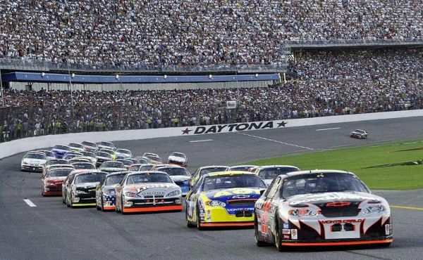 Massive crowd at NASCAR race